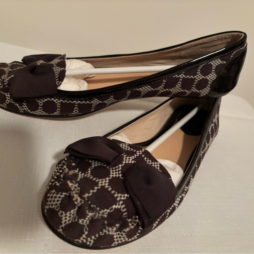 Kate Spade authentic signature design shoes with bow.